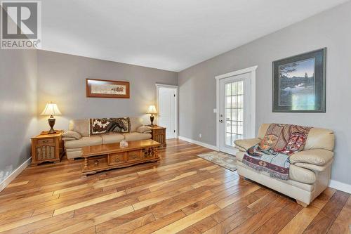 145 Jellicoe Road, Princeton, BC - Indoor Photo Showing Living Room