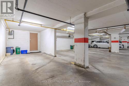 12 - 14 Cox Boulevard, Markham, ON - Indoor Photo Showing Garage