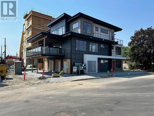 727 Wardlaw Avenue Unit# 2, Kelowna, BC - Outdoor With Balcony