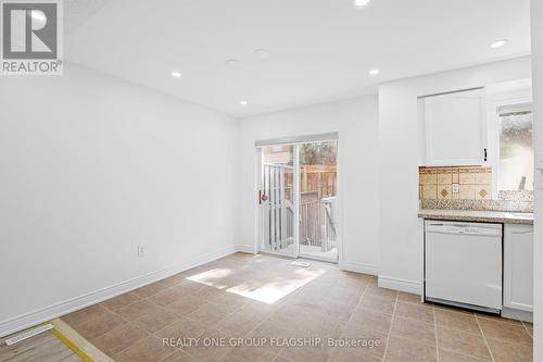 42 - 435 Middlefield Road, Toronto (Agincourt North), ON - Indoor Photo Showing Kitchen