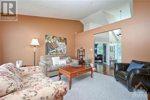 2158 Old Prescott Road, Greely, ON - Indoor Photo Showing Living Room