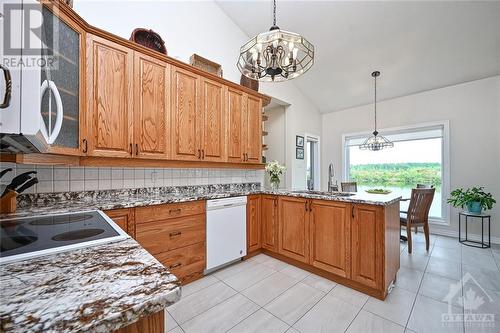 2158 Old Prescott Road, Greely, ON - Indoor Photo Showing Kitchen