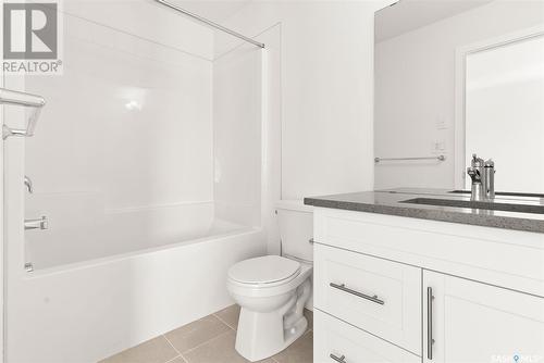 7668 Mapleford Boulevard, Regina, SK - Indoor Photo Showing Bathroom