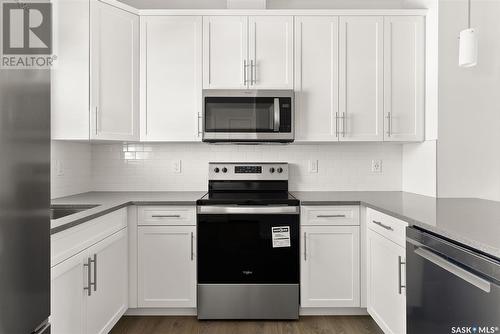 7668 Mapleford Boulevard, Regina, SK - Indoor Photo Showing Kitchen