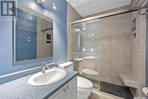 22 Dragan Crescent, Saskatoon, SK - Indoor Photo Showing Bathroom