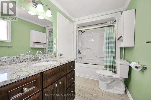 3011 Sandlewood Court, Burlington (Headon), ON - Indoor Photo Showing Bathroom