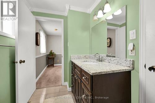 3011 Sandlewood Court, Burlington (Headon), ON - Indoor Photo Showing Bathroom