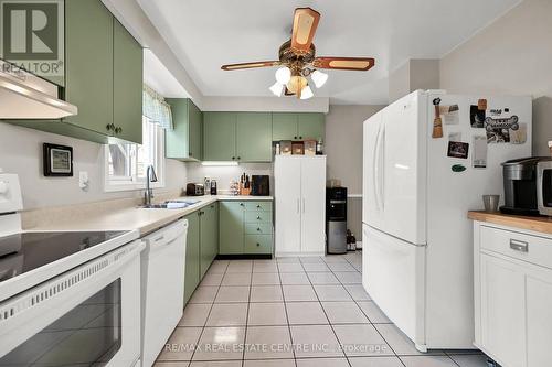 3011 Sandlewood Court, Burlington (Headon), ON - Indoor Photo Showing Kitchen