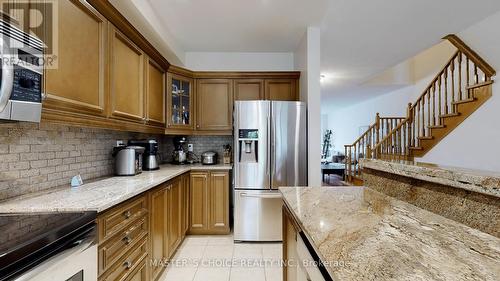 26 - 230 Paisley Boulevard W, Mississauga (Cooksville), ON - Indoor Photo Showing Kitchen