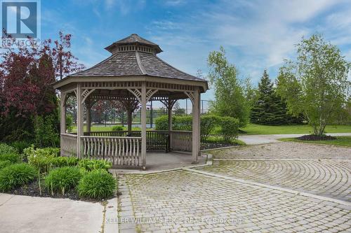 802 - 2585 Erin Centre Boulevard, Mississauga (Central Erin Mills), ON - Outdoor With Backyard