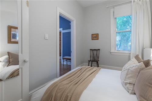 234 East Avenue N, Hamilton, ON - Indoor Photo Showing Bedroom