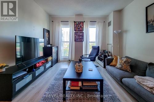 809 - 135 James Street S, Hamilton (Corktown), ON - Indoor Photo Showing Living Room