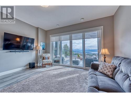 3579 Ranch Road, West Kelowna, BC - Indoor Photo Showing Living Room