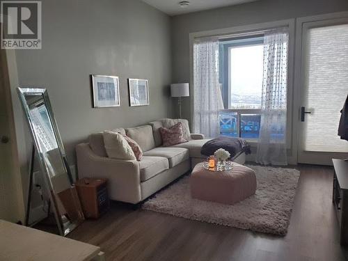 3579 Ranch Road, West Kelowna, BC - Indoor Photo Showing Living Room