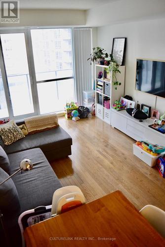 1102 - 770 Bay Street, Toronto, ON - Indoor Photo Showing Living Room