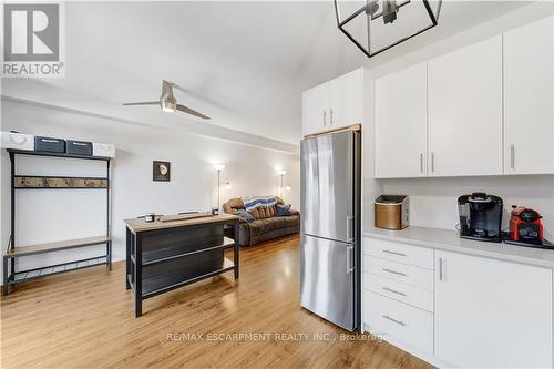 6 - 290 Barton Street W, Hamilton (Strathcona), ON - Indoor Photo Showing Kitchen