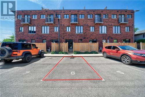 6 - 290 Barton Street W, Hamilton (Strathcona), ON - Outdoor