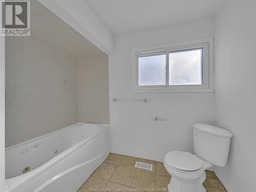 738 Stanley Street, Windsor, ON - Indoor Photo Showing Bathroom