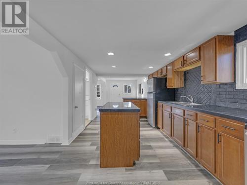 738 Stanley Street, Windsor, ON - Indoor Photo Showing Kitchen