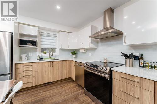 2342 Lasalle, Sudbury, ON - Indoor Photo Showing Kitchen With Upgraded Kitchen