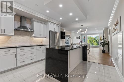 307 - 480 Callaway Road, London, ON - Indoor Photo Showing Kitchen With Upgraded Kitchen