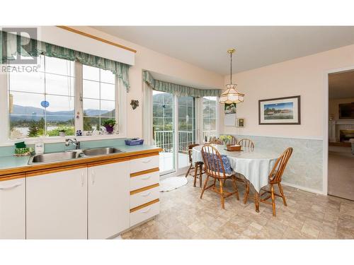 2382 Tamerac Terrace, Blind Bay, BC - Indoor Photo Showing Dining Room