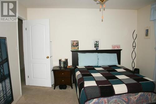 2382 Tamerac Terrace, Blind Bay, BC - Indoor Photo Showing Bedroom