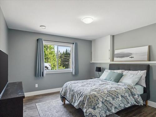 2526 Silver King Road, Nelson, BC - Indoor Photo Showing Bedroom