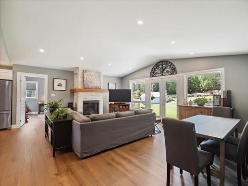 2526 Silver King Road, Nelson, BC - Indoor Photo Showing Living Room With Fireplace