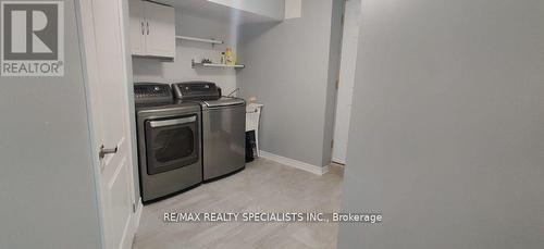 10 Banington Crescent, Brampton, ON - Indoor Photo Showing Laundry Room