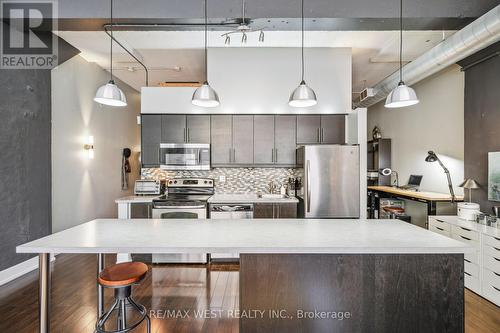 111 - 365 Dundas Street E, Toronto (Moss Park), ON - Indoor Photo Showing Kitchen With Stainless Steel Kitchen With Upgraded Kitchen