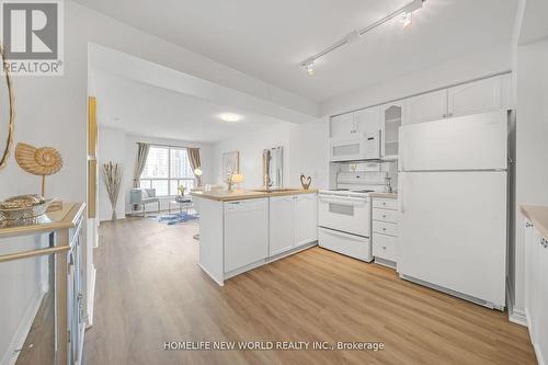 1106 - 410 Queens Quay W, Toronto (Waterfront Communities), ON - Indoor Photo Showing Kitchen