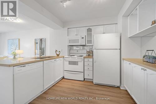 1106 - 410 Queens Quay W, Toronto (Waterfront Communities), ON - Indoor Photo Showing Kitchen With Double Sink