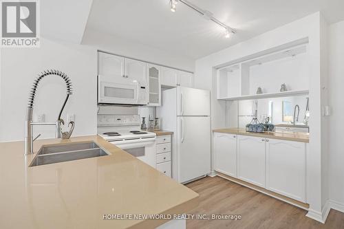 1106 - 410 Queens Quay W, Toronto (Waterfront Communities), ON - Indoor Photo Showing Kitchen With Double Sink