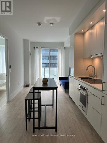 1401 - 470 Front Street W, Toronto (Waterfront Communities), ON - Indoor Photo Showing Kitchen