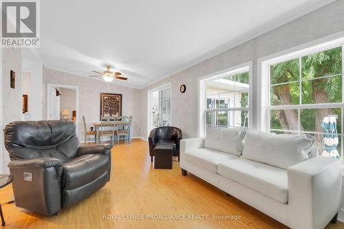 A3 - 153 County Road 27 Road, Prince Edward County (Hillier), ON - Indoor Photo Showing Living Room