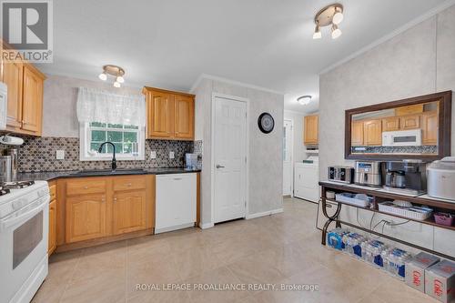 A3 - 153 County Road 27 Road, Prince Edward County (Hillier), ON - Indoor Photo Showing Kitchen