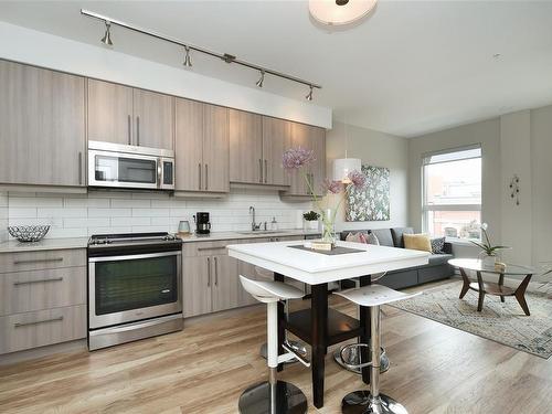 317-595 Pandora Ave, Victoria, BC - Indoor Photo Showing Kitchen