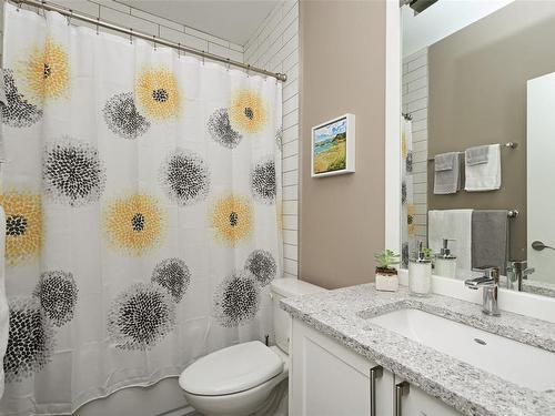 317-595 Pandora Ave, Victoria, BC - Indoor Photo Showing Bathroom