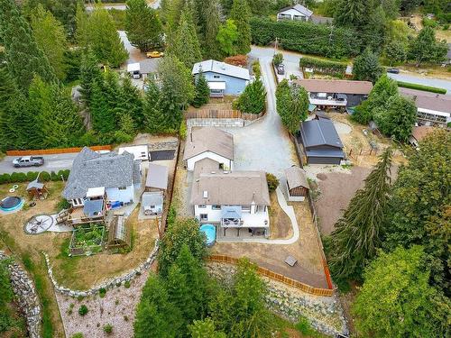 92 Beaver Rd, Lake Cowichan, BC 