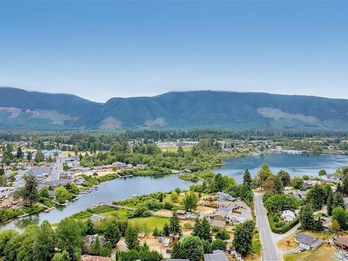 92 Beaver Rd, Lake Cowichan, BC 