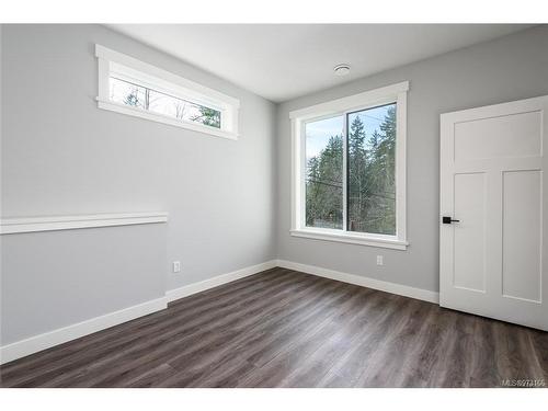 B-990 1St St, Courtenay, BC - Indoor Photo Showing Other Room