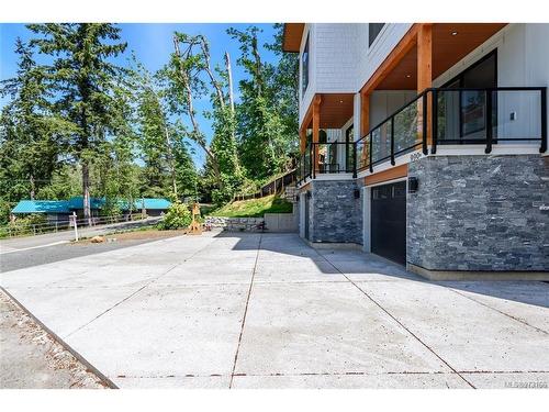 B-990 1St St, Courtenay, BC - Outdoor