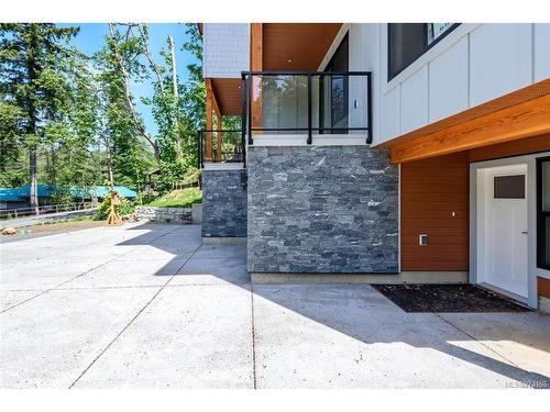 B-990 1St St, Courtenay, BC - Outdoor