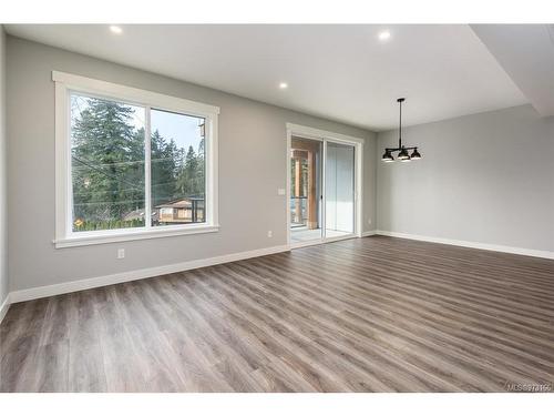 B-990 1St St, Courtenay, BC - Indoor Photo Showing Other Room