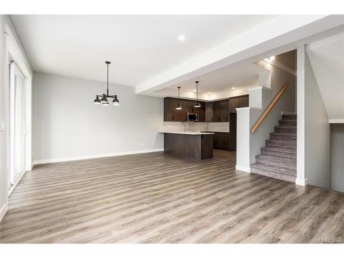 B-990 1St St, Courtenay, BC - Indoor