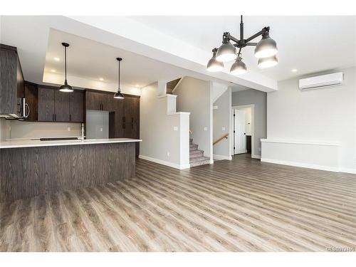 B-990 1St St, Courtenay, BC - Indoor Photo Showing Kitchen