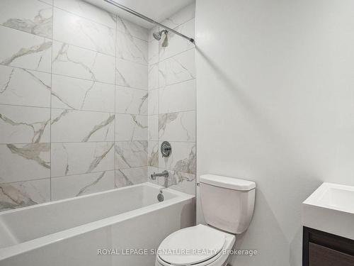 403-150 Logan Ave, Toronto, ON - Indoor Photo Showing Bathroom