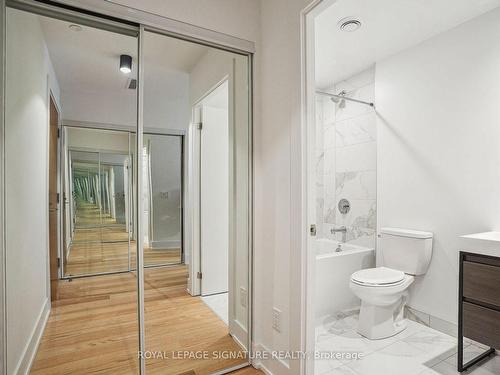 403-150 Logan Ave, Toronto, ON - Indoor Photo Showing Bathroom