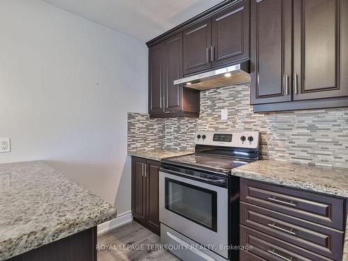 13 Bardwell Cres, Toronto, ON - Indoor Photo Showing Kitchen With Upgraded Kitchen